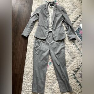 Banana Republic Jacket and Avery Curvy Women's Gray Pants